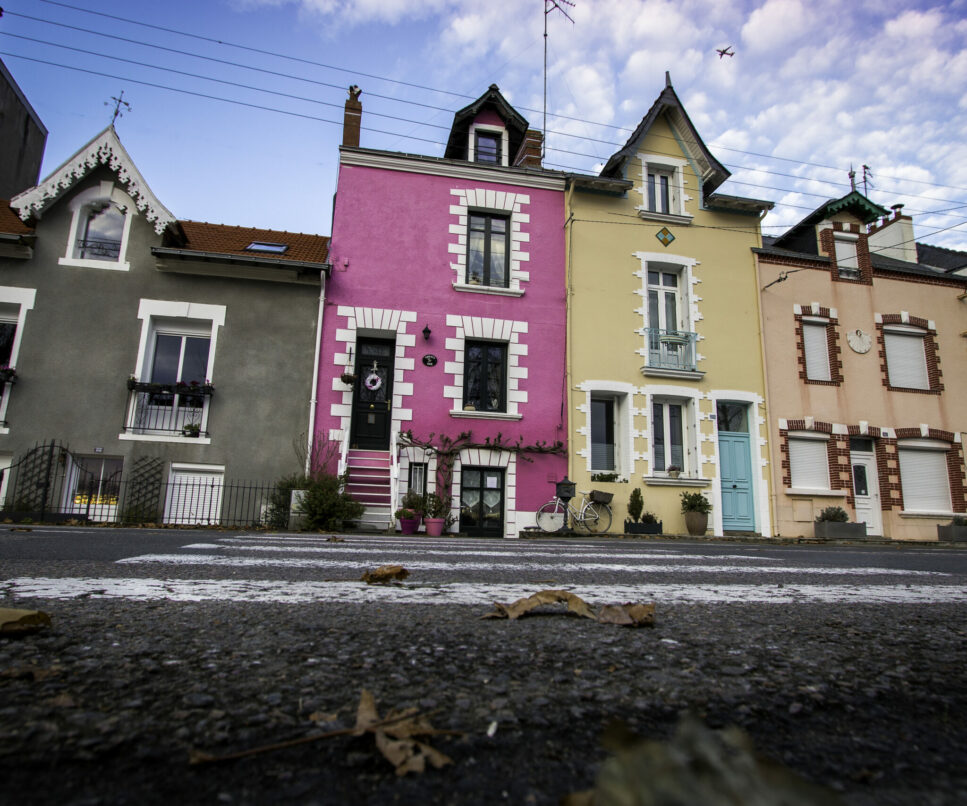 Peinture de façade : choisir la bonne finition pour un ravalement à Brest